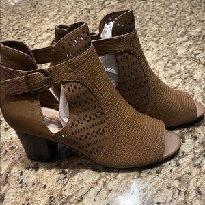 Cloudwalkers, Spruce, brown , 11W